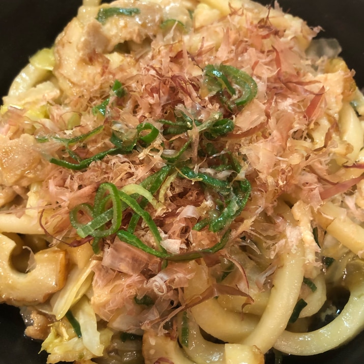 うどん弁当にちょい足し､キャベツたっぷり焼きうどん